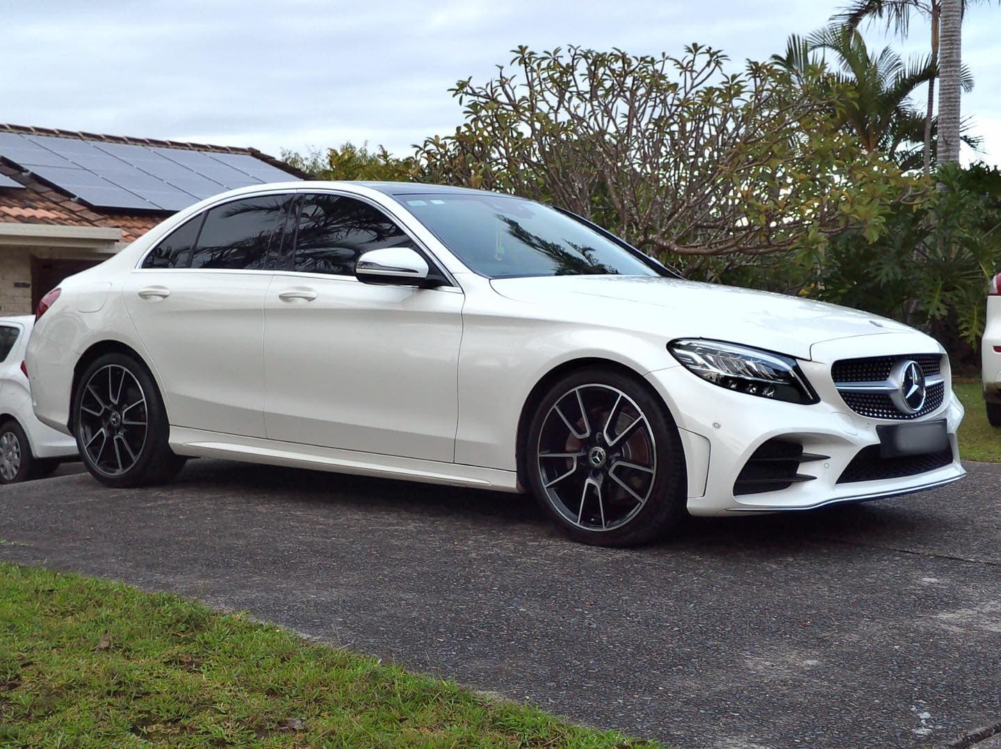 Mercedes C200 glossy detailed finish